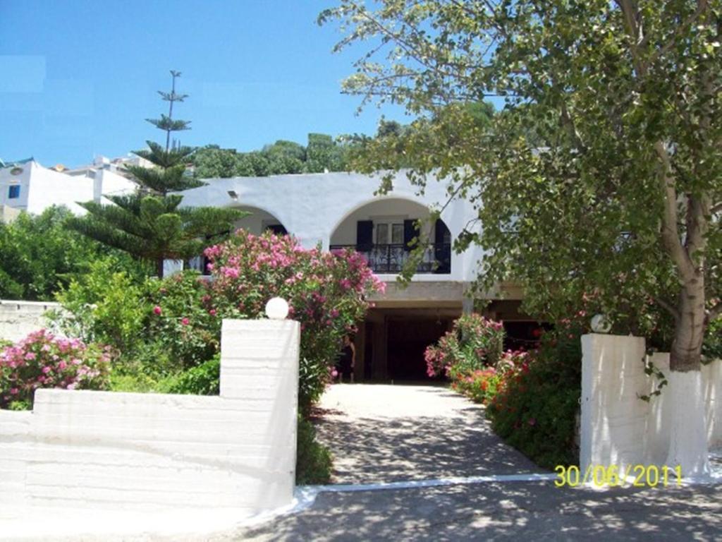 Georgia Studios Fourni Ikarias Bagian luar foto