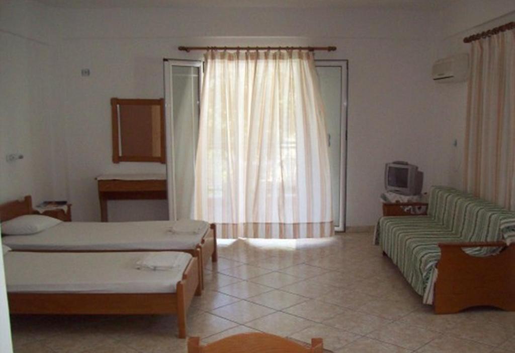 Georgia Studios Fourni Ikarias Bagian luar foto